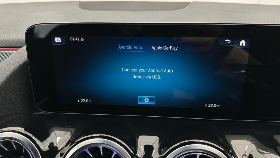 Apple Car Play & Android Auto