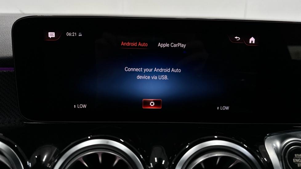 Apple Car Play & Android Auto