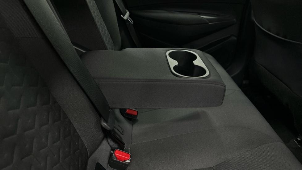 Rear Armrest/ Cup Holder