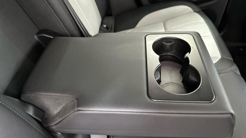 Rear Armrest/ Cup Holder