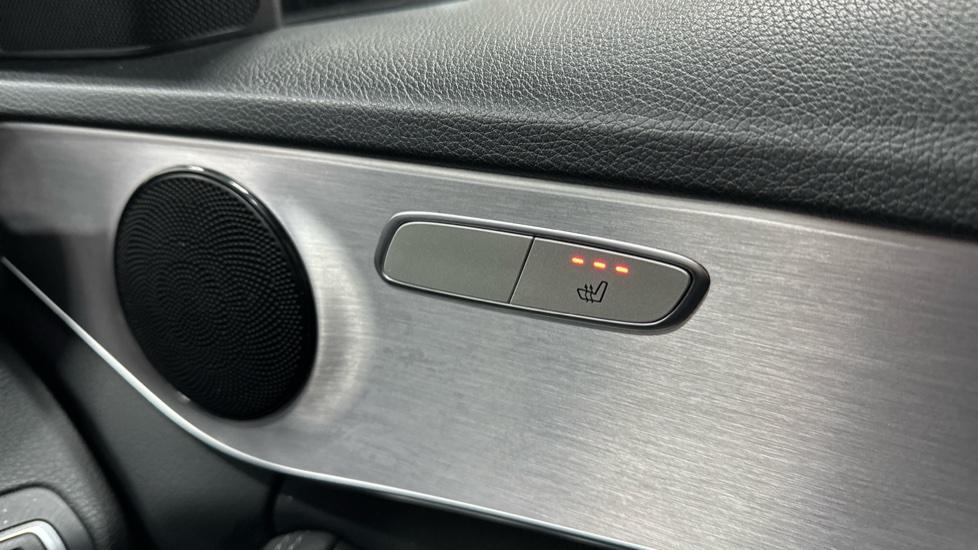 Heated Seats 