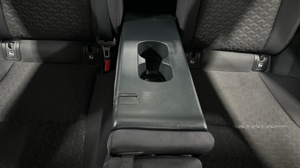 Rear Armrest/ Cup Holder