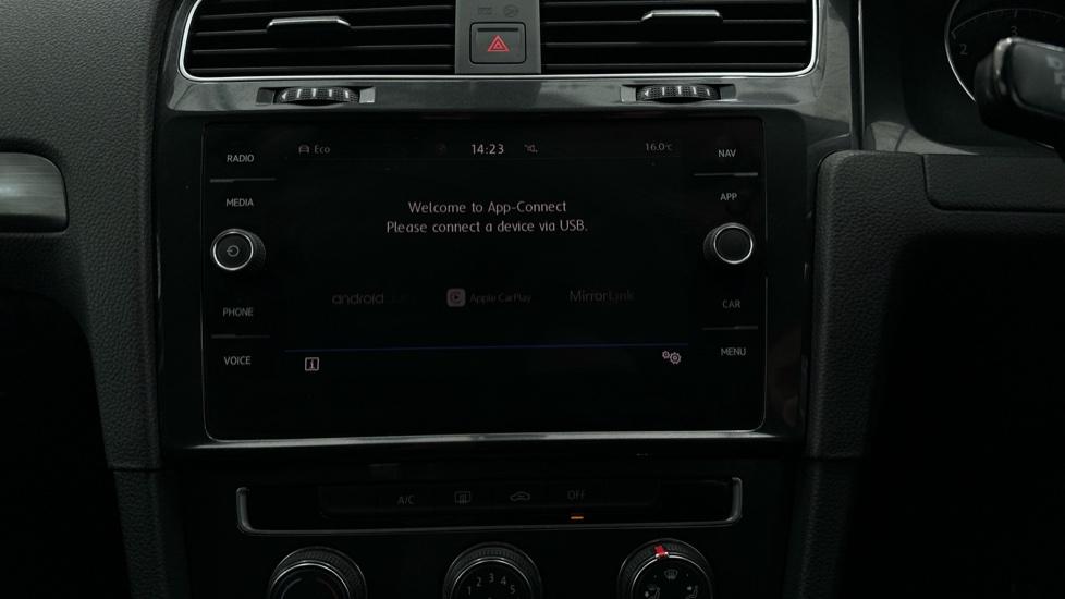 Apple Car Play & Android Auto