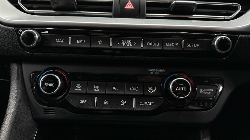 Air Conditioning / Dual Climate Control 