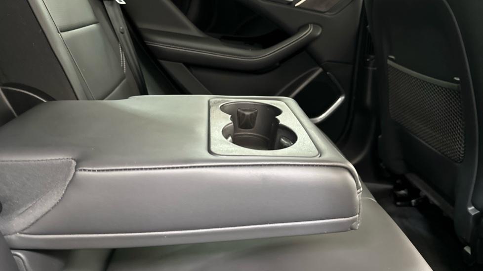 Rear Armrest/ Cup Holder