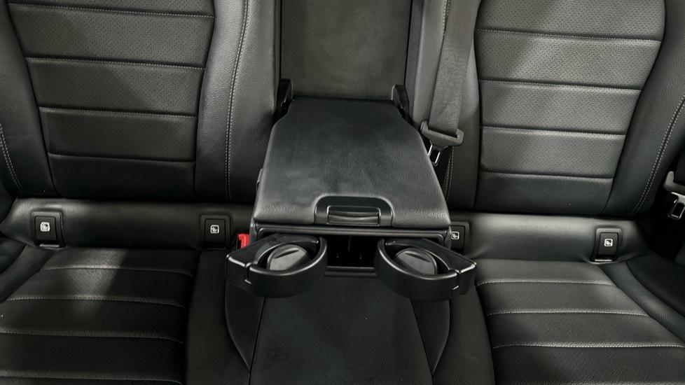 Rear Armrest/ Cup Holder