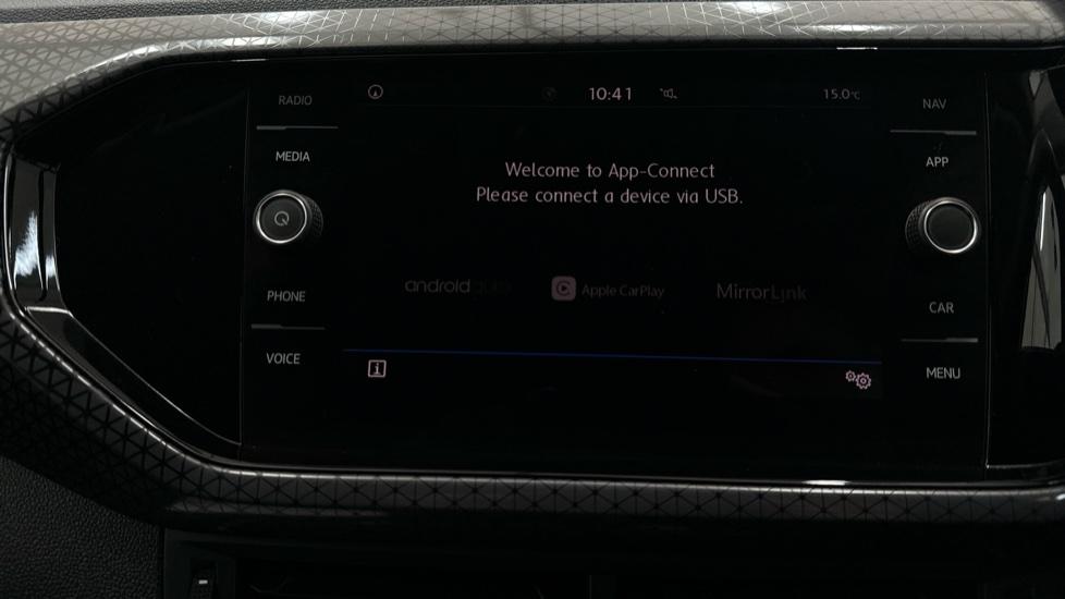 Apple Car Play & Android Auto