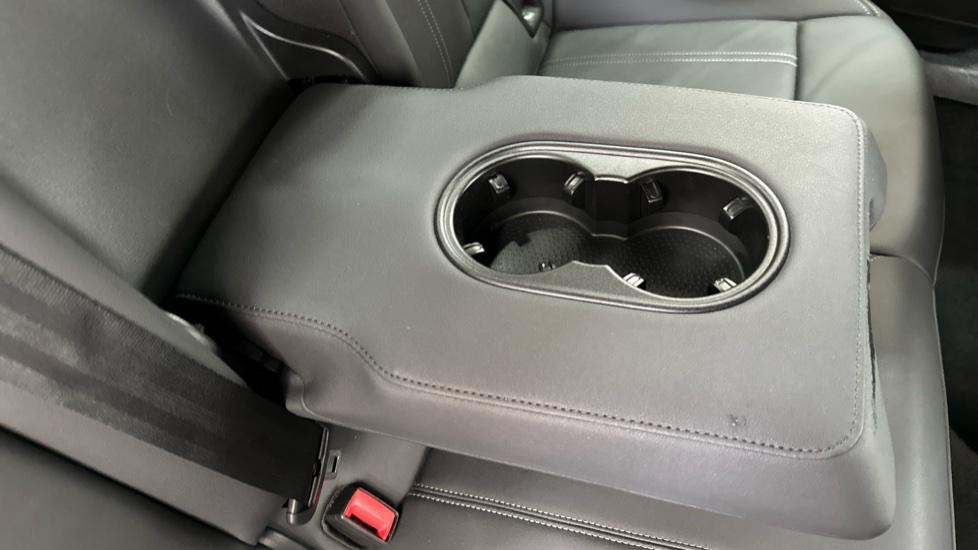 Rear Armrest/ Cup Holder