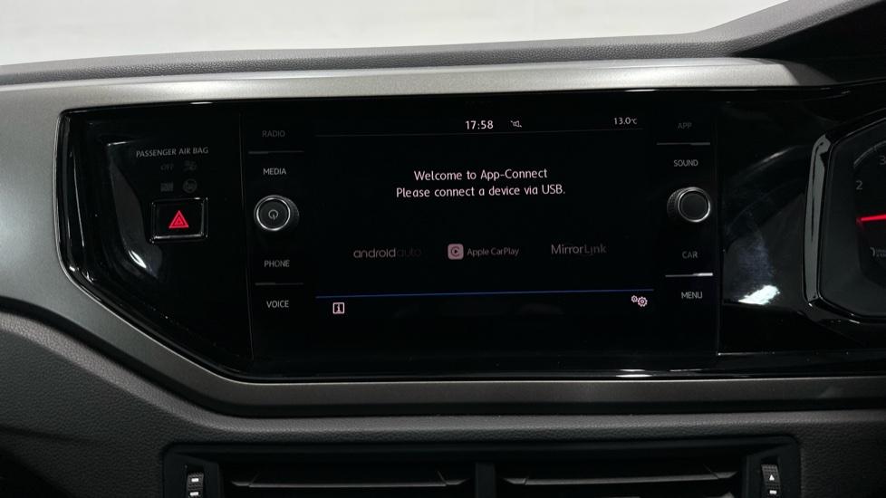 Apple Car Play & Android Auto