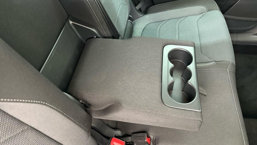 Rear Armrest/ Cup Holder