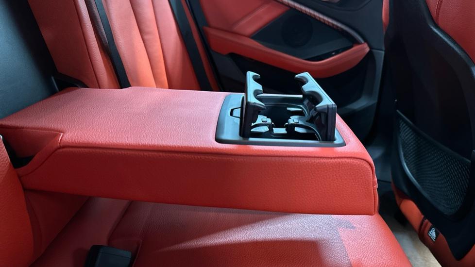 Rear Armrest/ Cup Holder