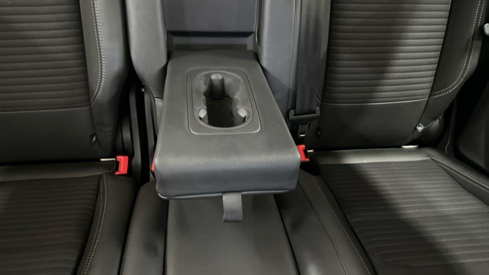 Rear Armrest/ Cup Holder