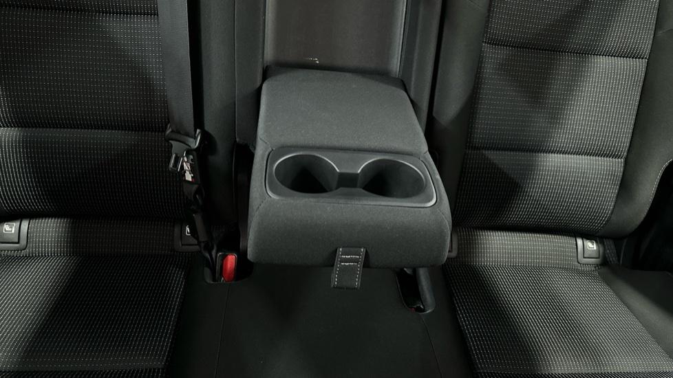 Rear Armrest/ Cup Holder