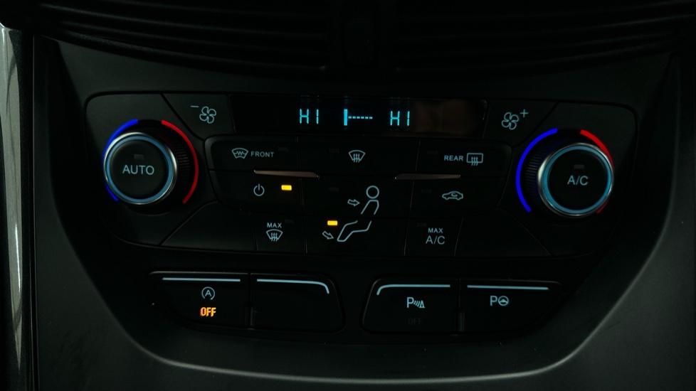 Air Conditioning /Dual Climate Control/Auto Stop Start / Park Assist 