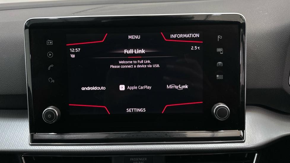 Apple Car Play & Android Auto