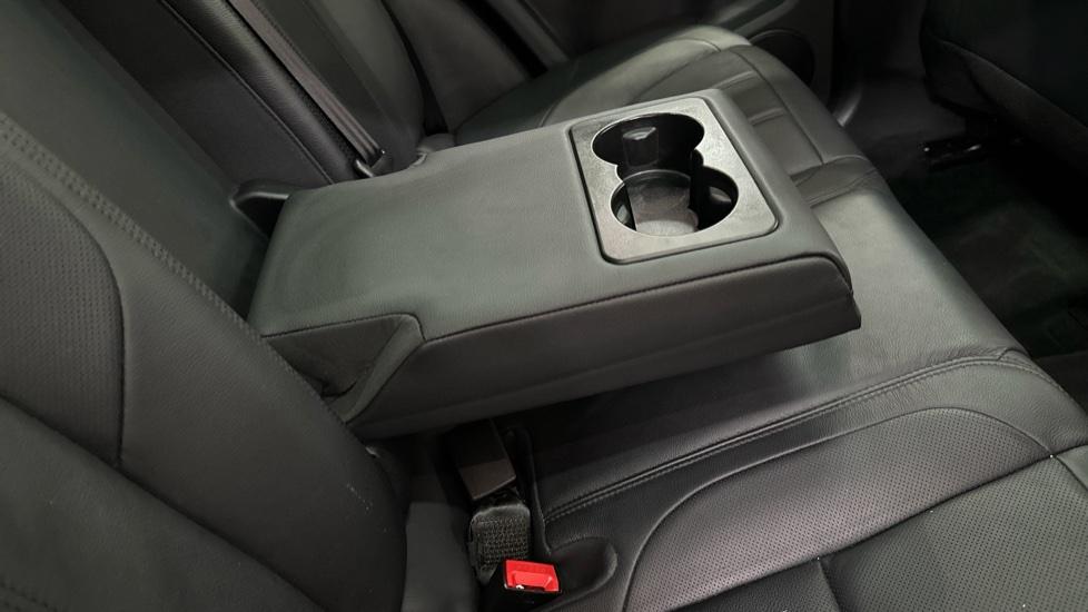 Rear Armrest/ Cup Holder