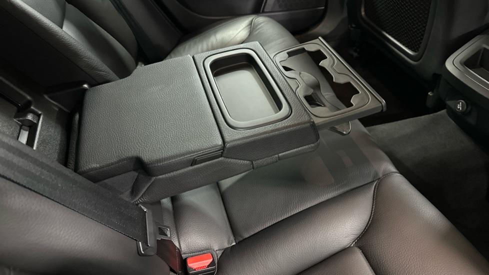 Rear Armrest/ Cup Holder