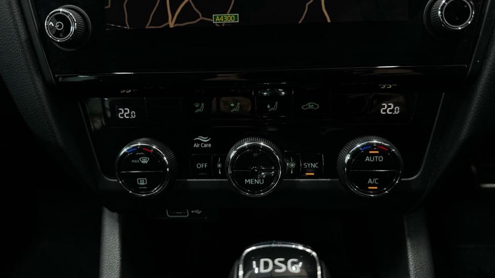 Air Conditioning / Dual Climate Control 