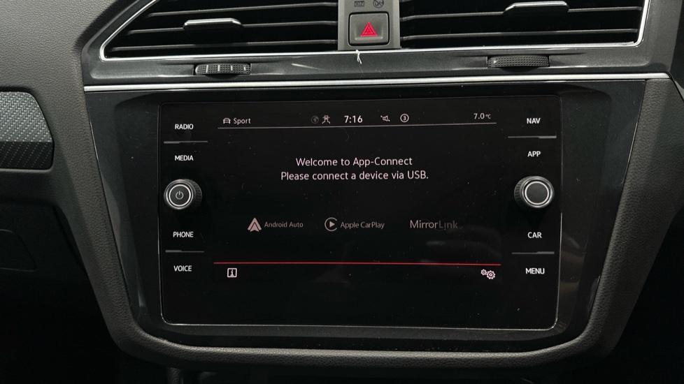 Apple Car Play & Android Auto