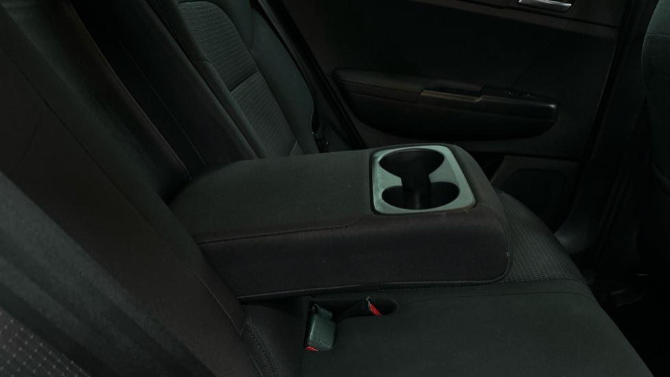 Rear Armrest/ Cup Holder