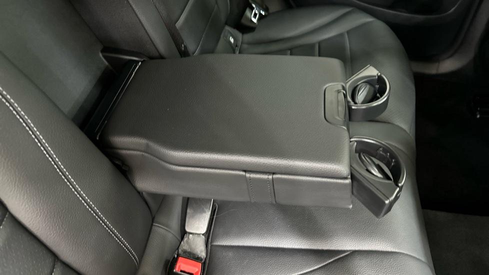 Rear Armrest/ Cup Holder