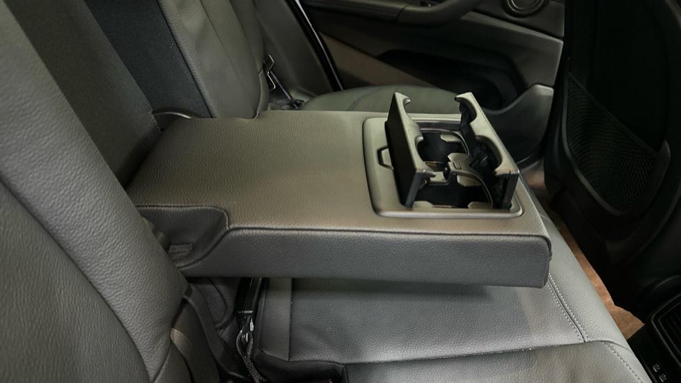 Rear Armrest/ Cup Holder