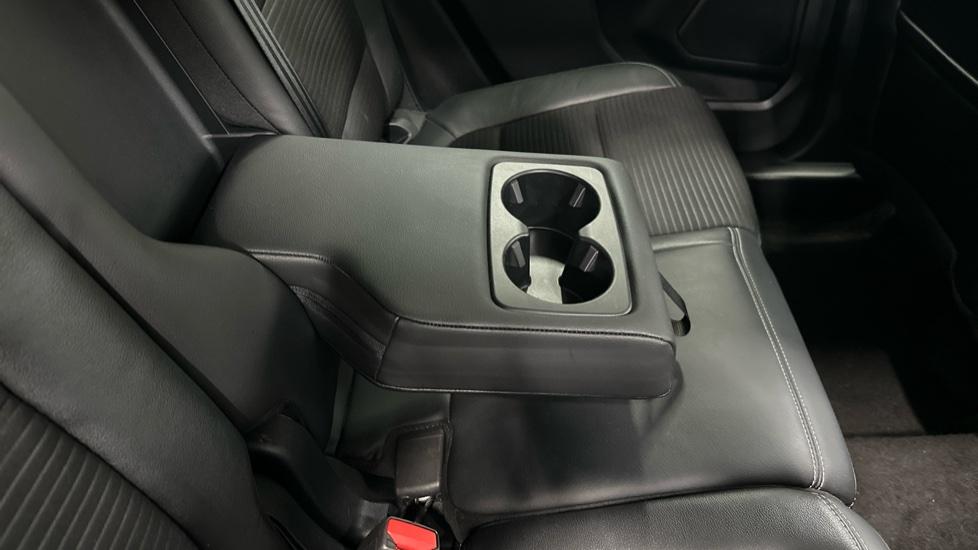 Rear Armrest/ Cup Holder