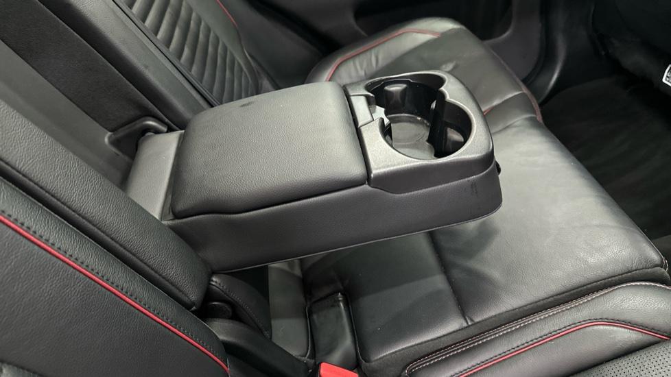 Rear Armrest/ Cup Holder