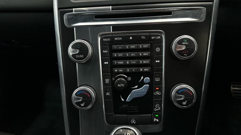 Air Conditioning /Dual Climate Control/Heated Seats 