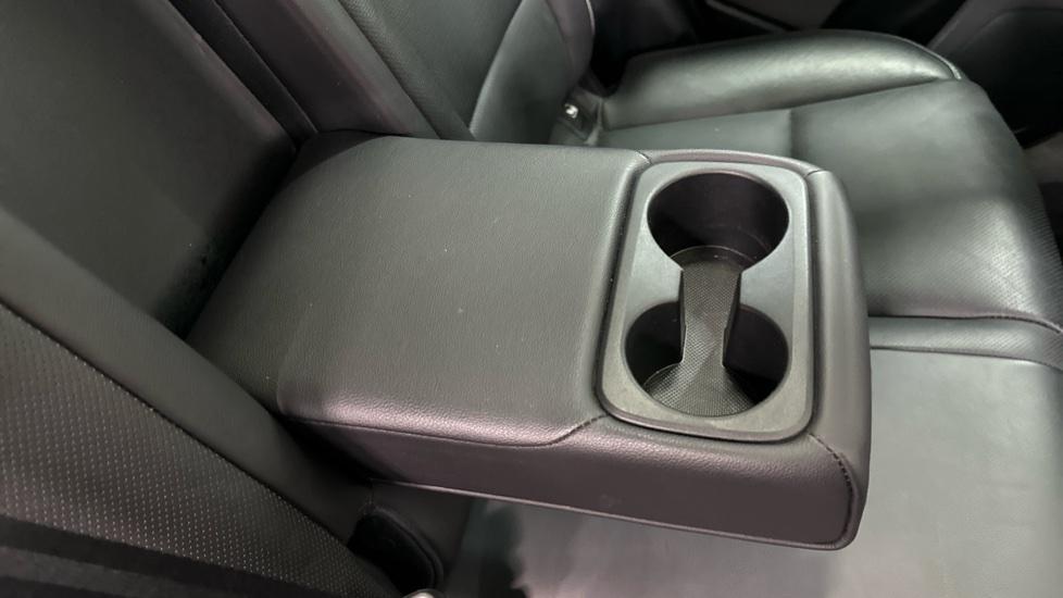 Rear Armrest/ Cup Holder