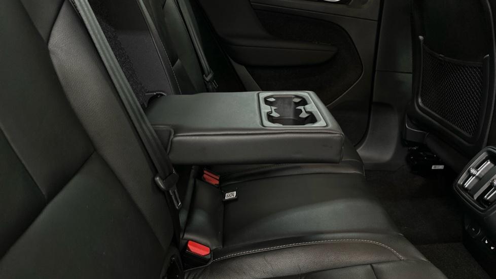 Rear Armrest/ Cup Holder