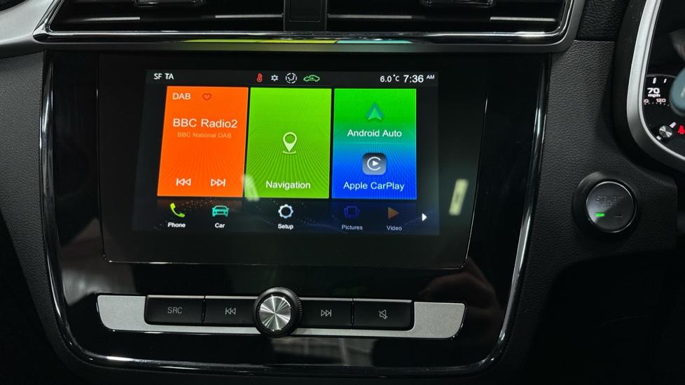 Apple Car Play & Android Auto