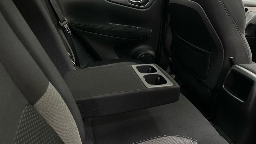 Rear Armrest/ Cup Holder