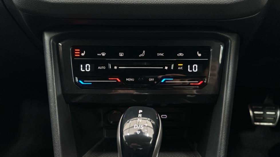 Air Conditioning /Dual Climate Control/Heated Seats 