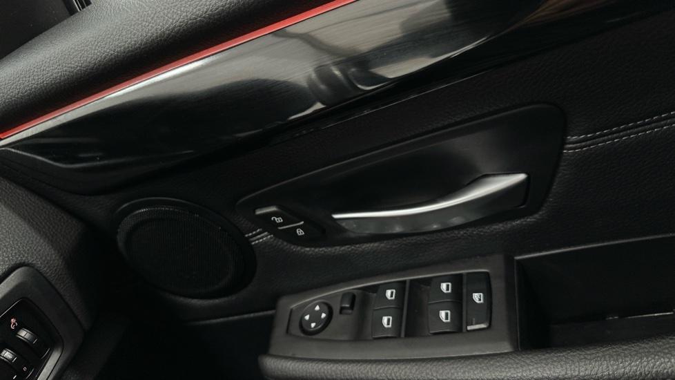 Electric Windows / Wing Mirrors /Ambient Lighting 