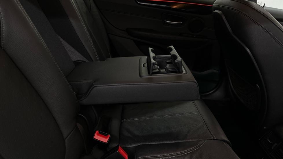 Rear Armrest/ Cup Holder