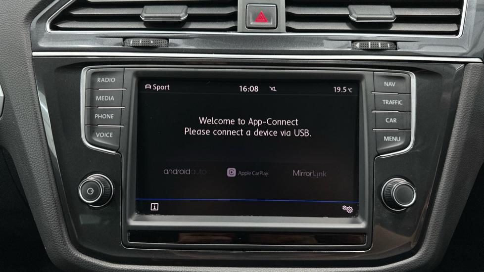 Apple Car Play & Android Auto