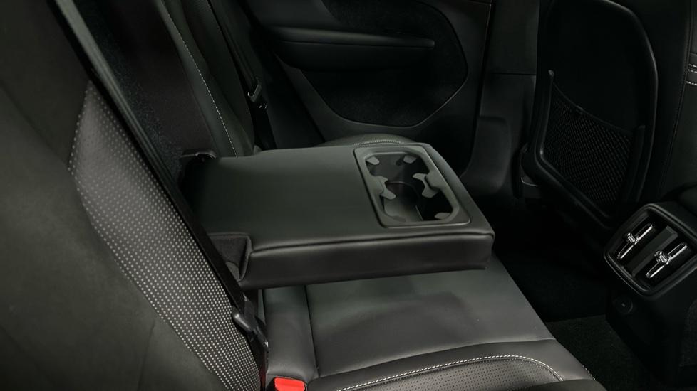 Rear Armrest/ Cup Holder