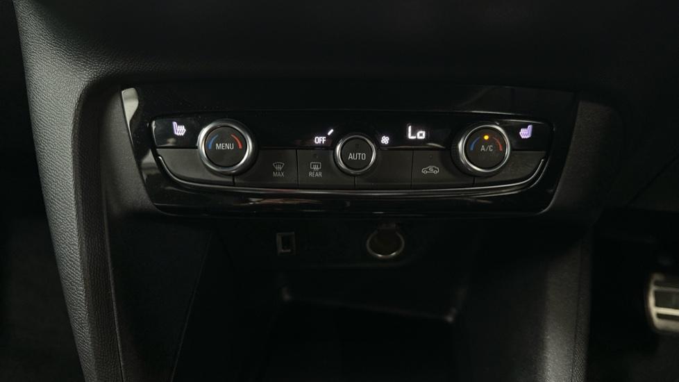 Air Conditioning /Dual Climate Control/Heated Seats 