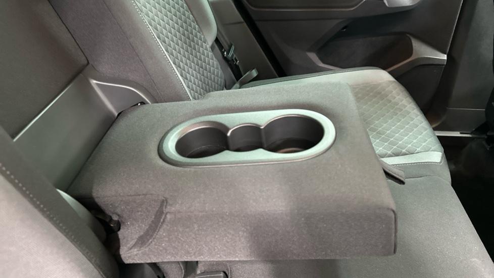 Rear Armrest/ Cup Holder