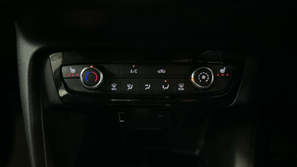 Air Conditioning / Heated Seats 