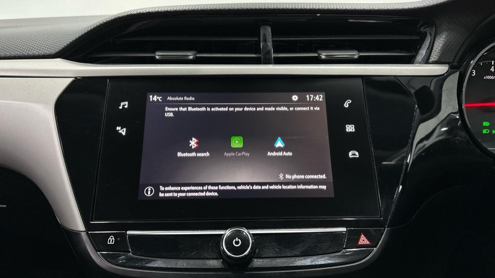 Bluetooth / Apple CarPlay / Android Auto 