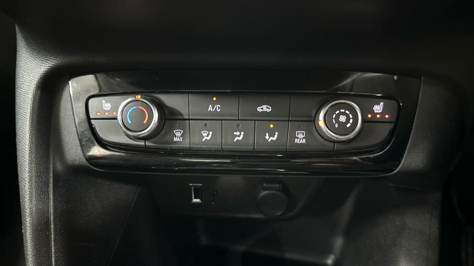 Air Conditioning  / Heated Seats 