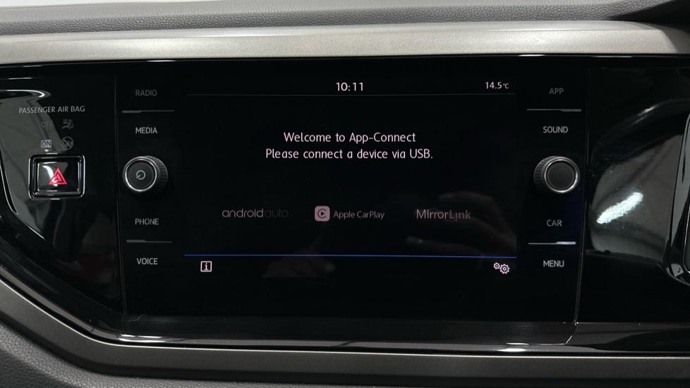 Apple Car Play & Android Auto