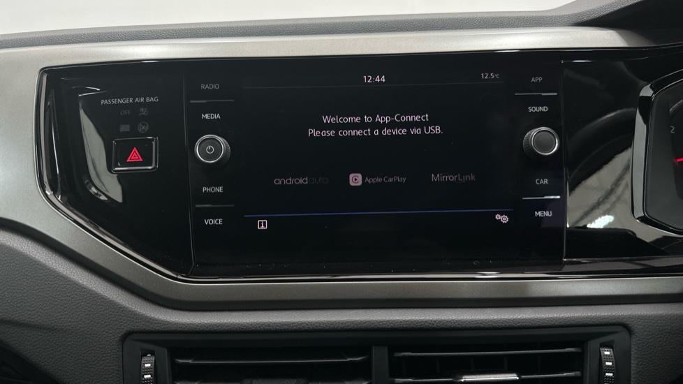 Apple Car Play & Android Auto