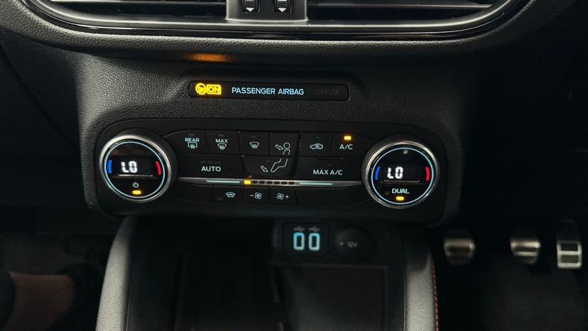 Air Conditioning /Dual Climate Control 