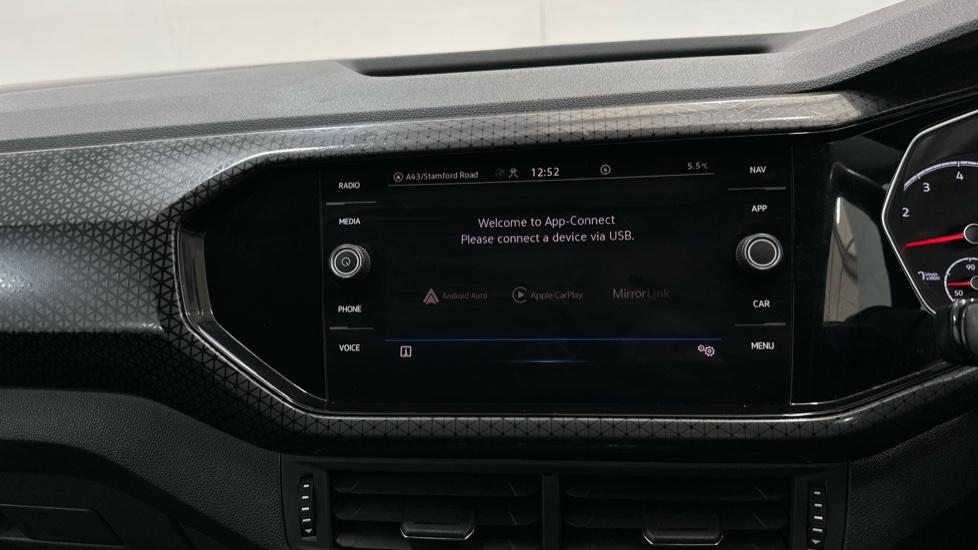 Apple Car Play & Android Auto