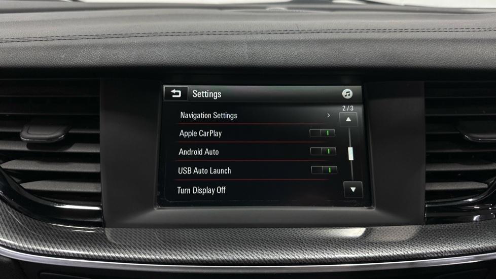 Apple Car Play & Android Auto