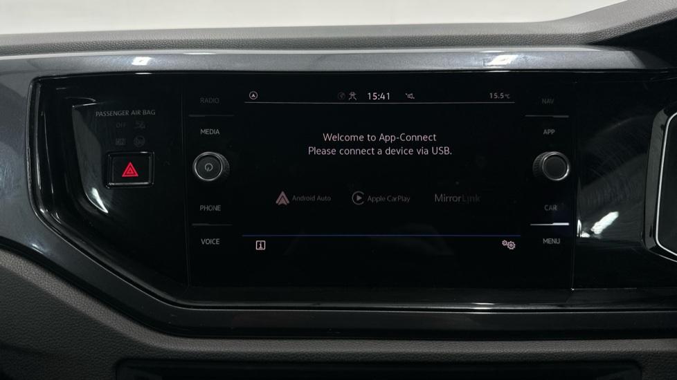 Apple Car Play & Android Auto