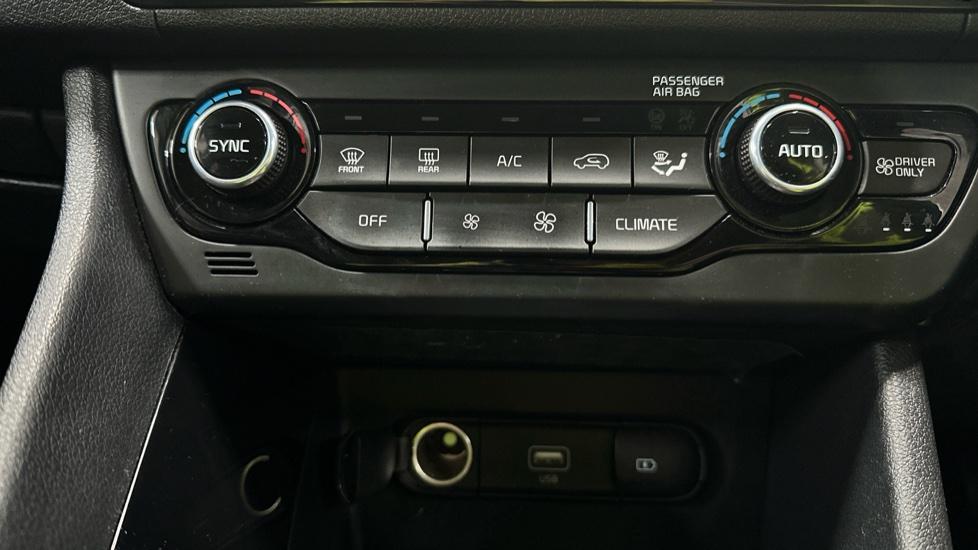 Air Conditioning /Dual Climate Control 